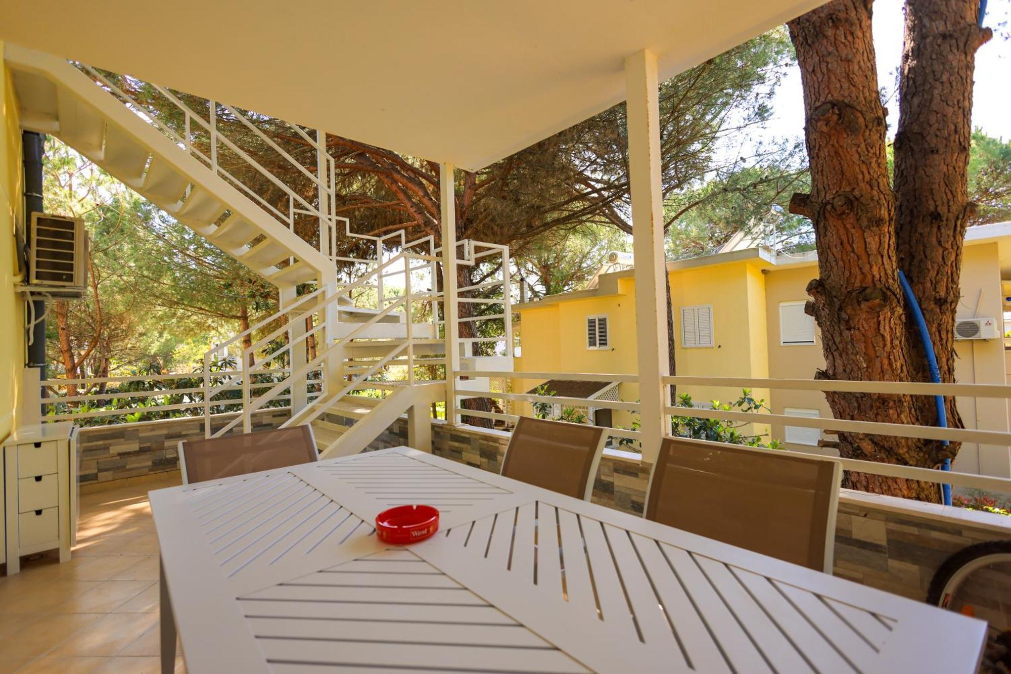 Grandstay Villa Perla Resort Durrës Exterior foto